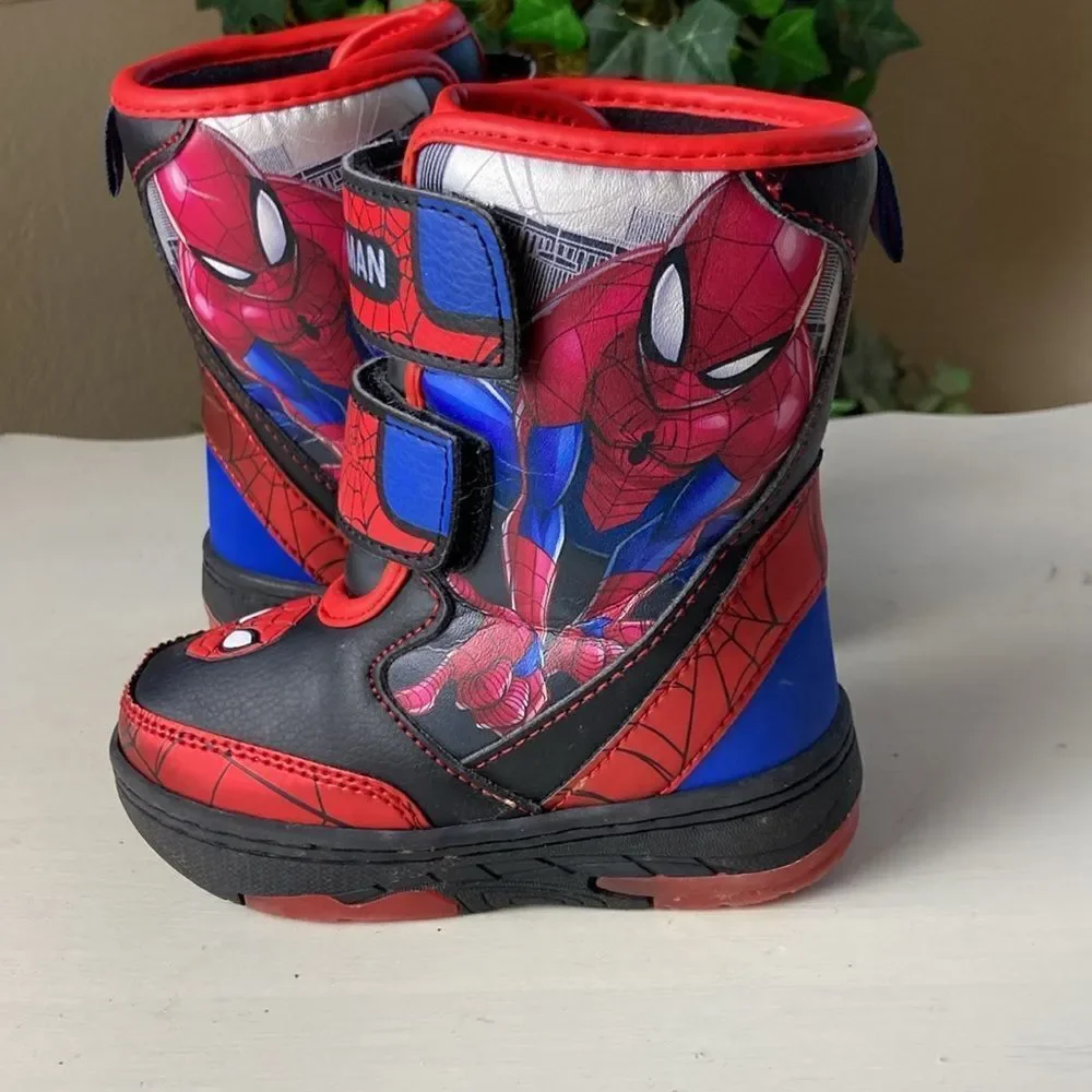 COPY - 🕷️-Man Marvel Spider-Man  Boy’s Light Up Snowboots Size 7